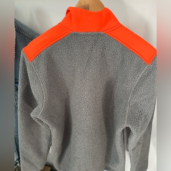 Under armour polar crew neck. - Picture 4 of 4